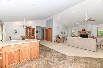 27151  Ridgewood Trl, Racine, WI 53185 - Photo 7