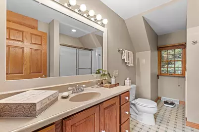 N104W16269  Donges Bay Rd, Germantown, WI 53022 - Photo 21
