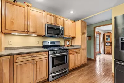 N104W16269  Donges Bay Rd, Germantown, WI 53022 - Photo 9
