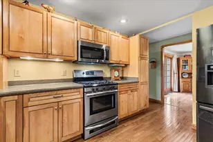 N104W16269 Donges Bay Rd, Germantown, WI 53022 - Photo 9