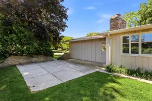 8909 N Maitland Rd, Bayside, WI 53217 - Photo 29