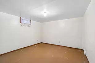 715 Tamarack Dr E -, West Bend, WI 53095 - Photo 27