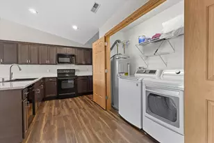 6746 100th Pl, Pleasant Prairie, WI 53158 - Photo 7
