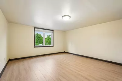 240  Crystal Dr, Hartland, WI 53029 - Photo 41