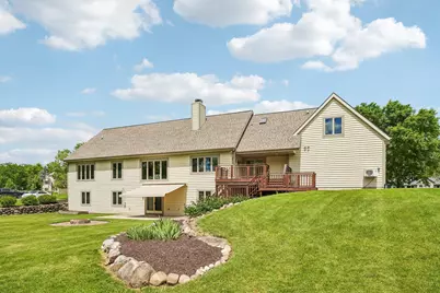 240  Crystal Dr, Hartland, WI 53029 - Photo 55
