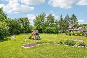 240 Crystal Dr, Hartland, WI 53029 - Photo 59