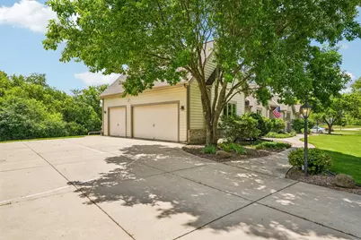 240  Crystal Dr, Hartland, WI 53029 - Photo 57