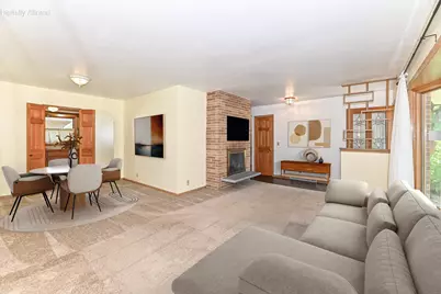 8732 W Burdick Ave, Milwaukee, WI 53227 - Photo 11