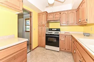 8732 W Burdick Ave, Milwaukee, WI 53227 - Photo 19