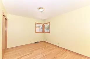 8732 W Burdick Ave, Milwaukee, WI 53227 - Photo 23