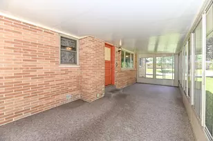 8732 W Burdick Ave, Milwaukee, WI 53227 - Photo 33