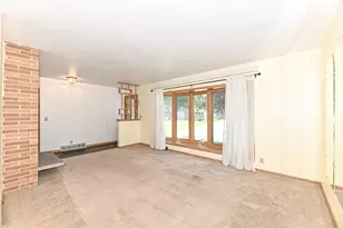 8732 W Burdick Ave, Milwaukee, WI 53227 - Photo 9