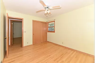 8732 W Burdick Ave, Milwaukee, WI 53227 - Photo 27