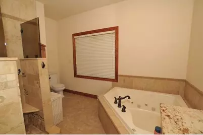 8334  Virginia Cir, Racine, WI 53185 - Photo 9