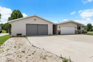 203 Oakwood Dr, Francis Creek, WI 54220 - Photo 35