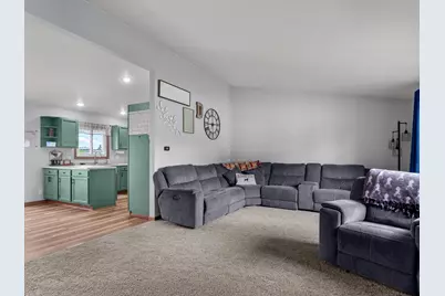 203  Oakwood Dr, Francis Creek, WI 54220 - Photo 3