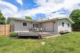 203 Oakwood Dr, Francis Creek, WI 54220 - Photo 29