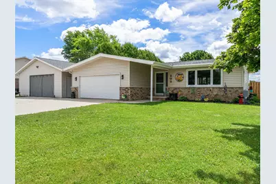 203  Oakwood Dr, Francis Creek, WI 54220 - Photo 1