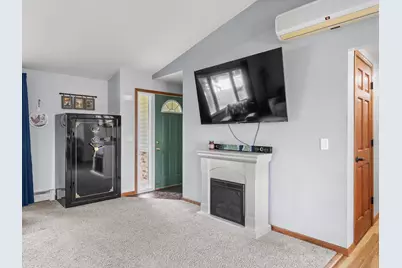 203  Oakwood Dr, Francis Creek, WI 54220 - Photo 5