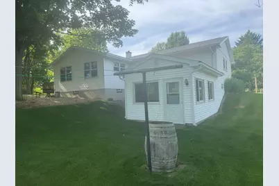 629  Summit St, Plymouth, WI 53073 - Photo 5