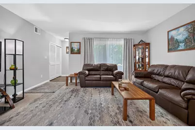 N168N11065  Ashbury Cir #8, Germantown, WI 53022 - Photo 5