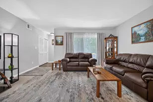 W168N11065 Ashbury Cir, Germantown, WI 53022 - Photo 5