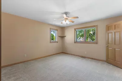 2540 S 95th St, West Allis, WI 53227 - Photo 17