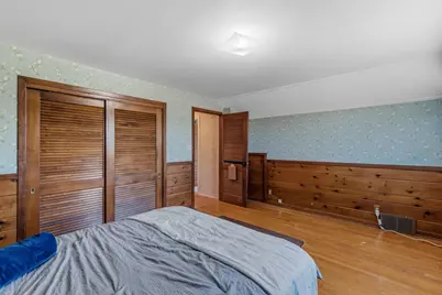7873 N Edgeworth Dr, Milwaukee, WI 53223 - Photo 17