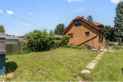 2719 E Holmes Ave, Cudahy, WI 53110 - Photo 17