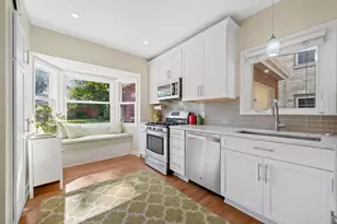 4652 N Wildwood Ave, Whitefish Bay, WI 53211 - Photo 9