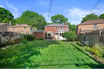 4652 N Wildwood Ave, Whitefish Bay, WI 53211 - Photo 33