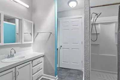 2451 S 92nd St, West Allis, WI 53227 - Photo 15