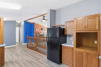 2451 S 92nd St, West Allis, WI 53227 - Photo 9
