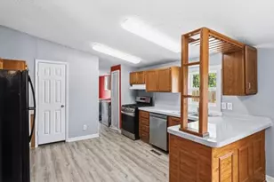 2451 S 92nd St, West Allis, WI 53227 - Photo 5