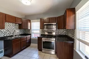 810 73rd St, Kenosha, WI 53143 - Photo 13