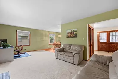 N90W17761  St Stevens Dr, Menomonee Falls, WI 53051 - Photo 9