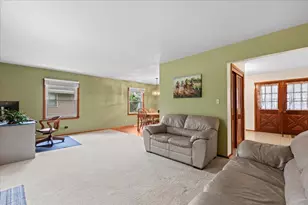 N90W17761 St Stevens Dr, Menomonee Falls, WI 53051 - Photo 9