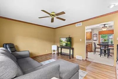N90W17761  St Stevens Dr, Menomonee Falls, WI 53051 - Photo 7