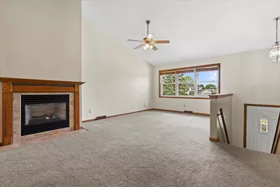 W245N6566  Bowling Green St, Sussex, WI 53089 - Photo 5