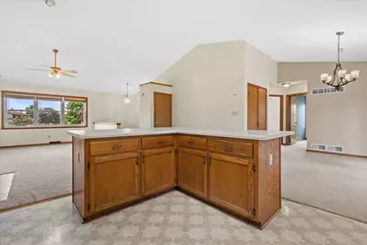 W245N6566  Bowling Green St, Sussex, WI 53089 - Photo 11