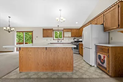 W245N6566  Bowling Green St, Sussex, WI 53089 - Photo 9