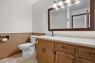 W245N6566 Bowling Green St, Sussex, WI 53089 - Photo 15