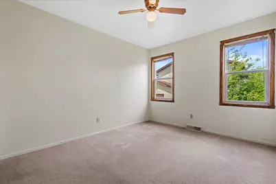 W245N6566  Bowling Green St, Sussex, WI 53089 - Photo 17