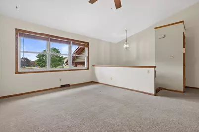W245N6566  Bowling Green St, Sussex, WI 53089 - Photo 7