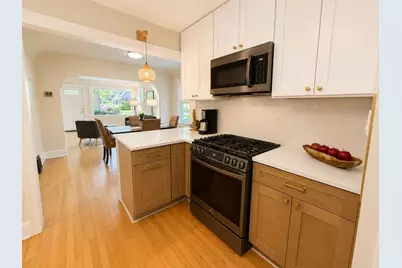 4937 N Hollywood Ave, Whitefish Bay, WI 53217 - Photo 11