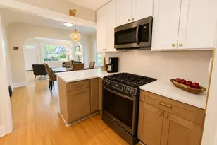4937 N Hollywood Ave, Whitefish Bay, WI 53217 - Photo 11