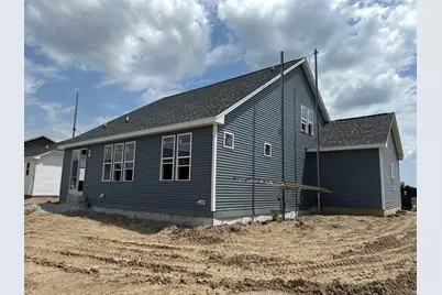 3700  Bishops Cap Dr, Racine, WI 53126 - Photo 9