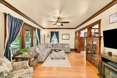 1347 N 71st St, Wauwatosa, WI 53213 - Photo 5