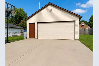 3744 S 23rd St, Milwaukee, WI 53221 - Photo 3