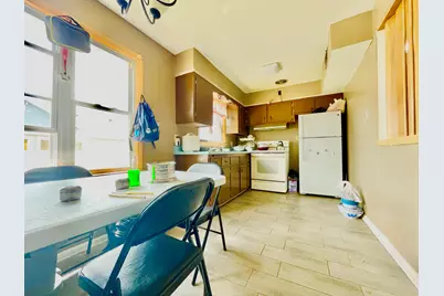 3371 S 16th St, Milwaukee, WI 53215 - Photo 17